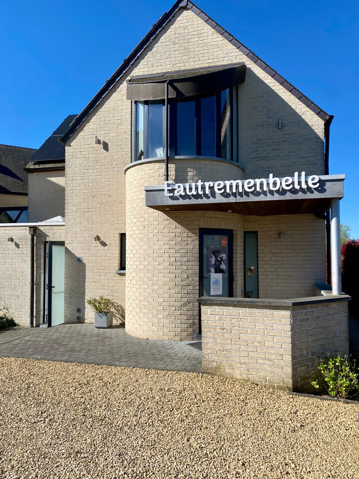 La devanture d'Eautremenbelle à Temploux